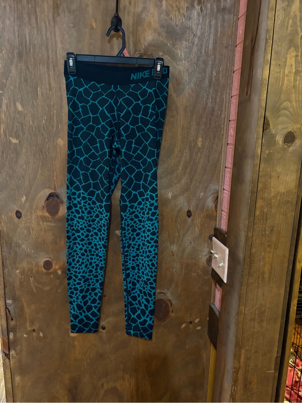 Nike PRO-FIT Teal Giraffe-Print leggings